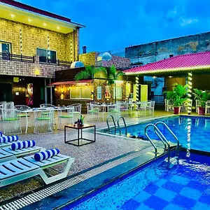 Grand Udaipur- Rooftop Cafe! Swimming Pool! Karaoke Music! Hotel Udaipur